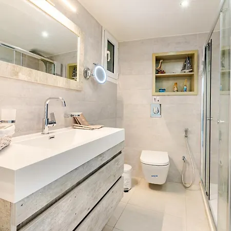 Apartment Downtown House With Seaview Near To The