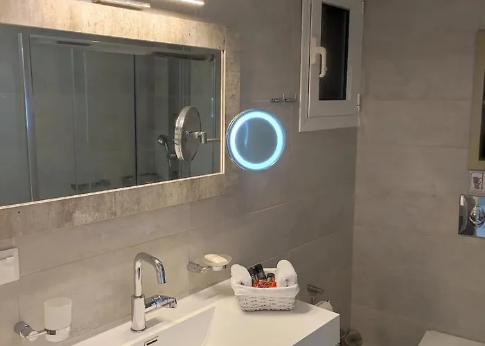 Downtown House With Seaview Near To The